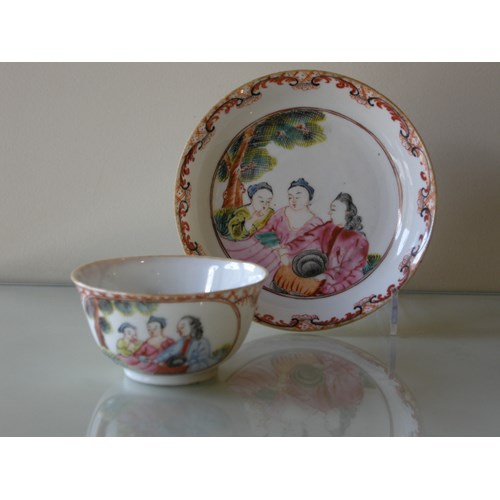 Cup and saucer decorated with 3 European Figures - Chine Export